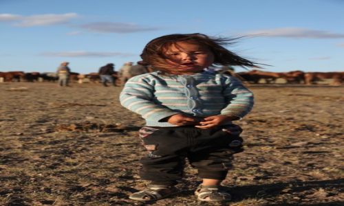 Zdjecie MONGOLIA / Omnogov / Tawtay Mori / Dziecko na stepie