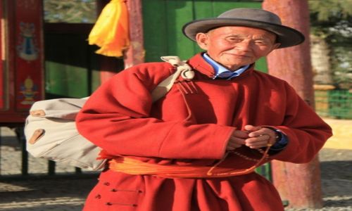 Zdjecie MONGOLIA / Uan Bator / Klasztor Gandan / Pielgrzym