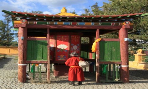 Zdjęcie MONGOLIA / Ułan Bator / Klasztor Gandan / Pielgrzym