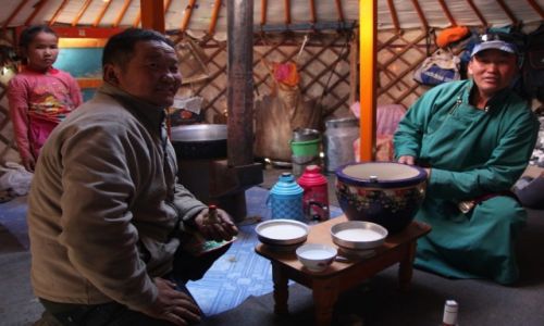 Zdjecie MONGOLIA / Dalanzadgad / Gurvan Saikhan, w stepie / W jurcie