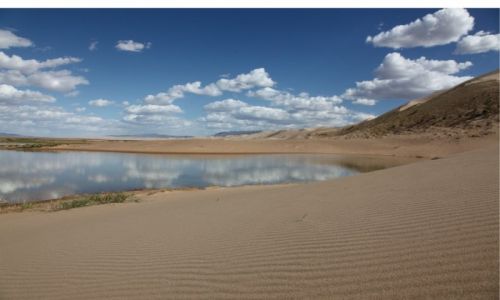 Zdjecie MONGOLIA / Dalanzadgad / Gobi / W lustrze wody