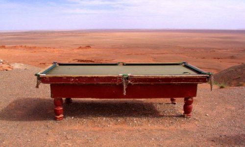 Zdjecie MONGOLIA / Gobi / gdzies na pustyni / poprostu stol