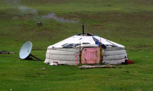 Zdjecie MONGOLIA / CHUWSGUL / piekne / jurta