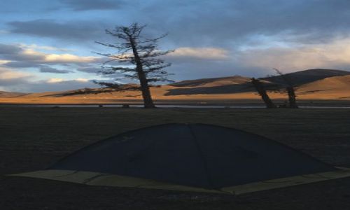 Zdjęcie MONGOLIA / brak / gdzies w Mongolii / obóz nad rzeką