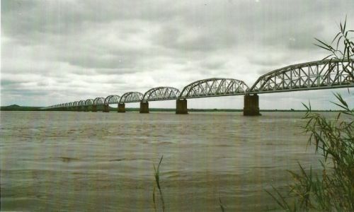 Zdjęcie MOZAMBIK / Środk. Mozambik / Mutarara / Most przez Zambezi