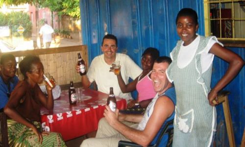 MOZAMBIK / Chimoio / Bar, w ktrym zapamitali Biaasw z Polski:))))) / INTEGRACJA, czyli U cioci Genowefy na imieninach 1