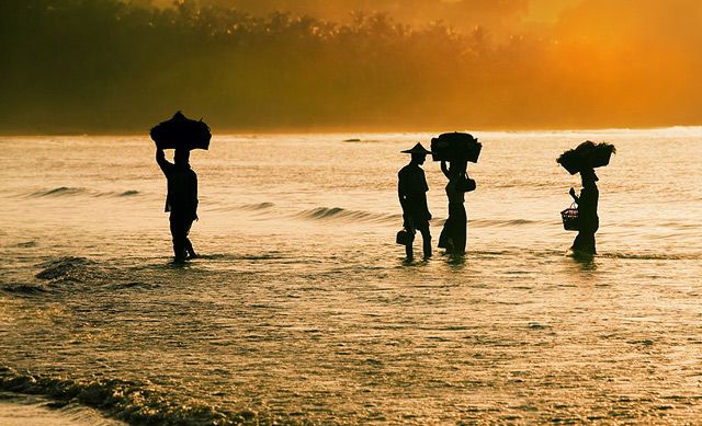 Zdjęcia: Ngapali, Rakhine, w drodze na targ, MYANMAR Zdjęcia: Ngapali, Rakhine, w drodze na targ, MYANMAR