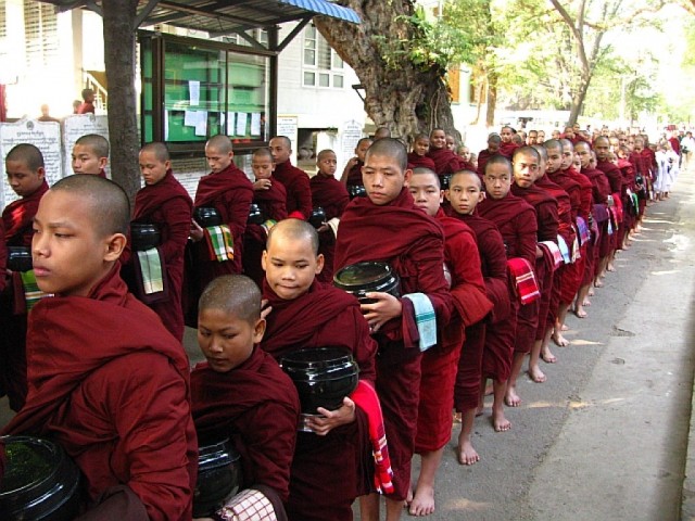 Zdj cia: Amarapura, okolice Mandalay, posiek mnichw, MYANMAR