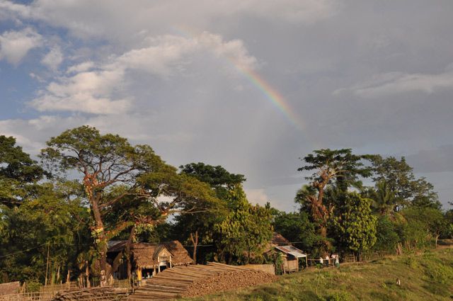 Zdjęcia: niedaleko Bago, Tęcza nad birmańską wioską, MYANMAR Zdjęcia: niedaleko Bago, Tęcza nad birmańską wioską, MYANMAR