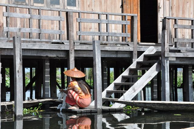 Zdjęcia: Inle Lake, Codzienne życie, czyli pranie, MYANMAR Zdjęcia: Inle Lake, Codzienne życie, czyli pranie, MYANMAR
