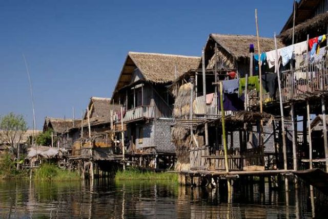 Zdjęcia: Jezioro Inle, Heho, wioska na jeziorze, MYANMAR Zdjęcia: Jezioro Inle, Heho, wioska na jeziorze, MYANMAR