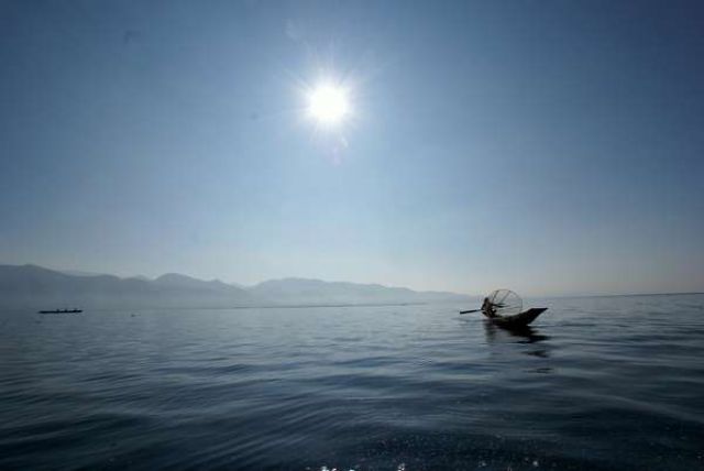Zdjęcia: Jezioro Inle, Nyaung Shwe, Wieczorny połów, MYANMAR Zdjęcia: Jezioro Inle, Nyaung Shwe, Wieczorny połów, MYANMAR