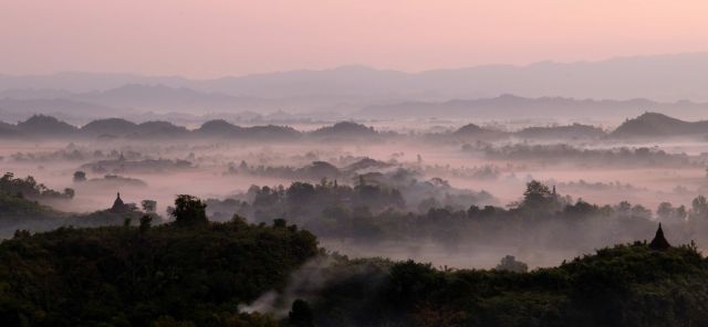 Zdjęcia: Mrauk U, Rakhaing, Świt w Mrauk U, MYANMAR Zdjęcia: Mrauk U, Rakhaing, Świt w Mrauk U, MYANMAR