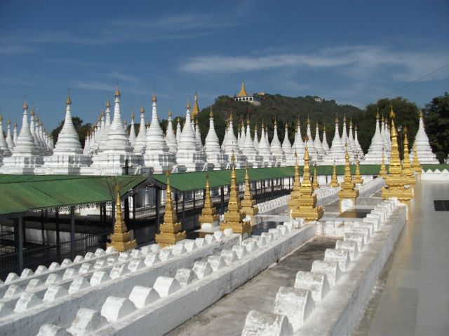 Zdjęcia: Mandalay, Mandalay, ... największa, kamienna biblioteka...., MYANMAR Zdjęcia: Mandalay, Mandalay, ... największa, kamienna biblioteka...., MYANMAR