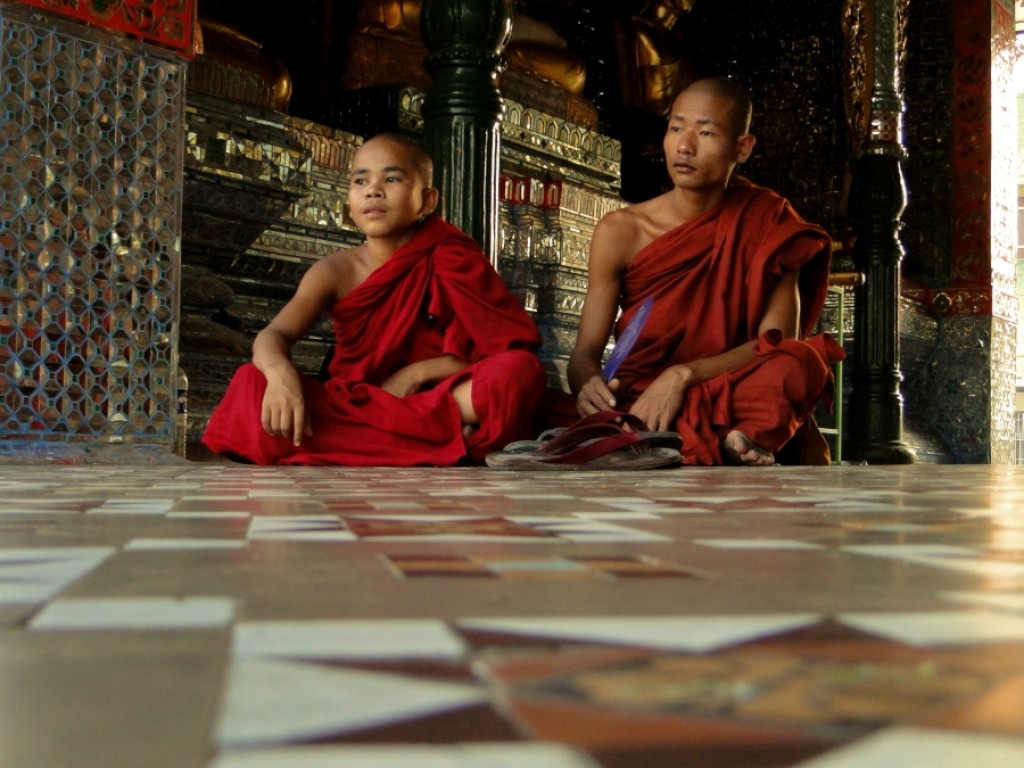 Zdjęcia: Shwedagon Pagoda, Yangon, Buddyjskie medytacje, MYANMAR Zdjęcia: Shwedagon Pagoda, Yangon, Buddyjskie medytacje, MYANMAR