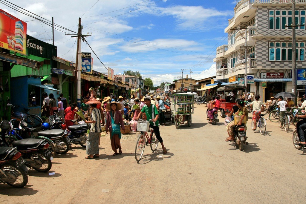 Zdjęcia: Jezioro Inle, życie w birmańskim miasteczku, MYANMAR Zdjęcia: Jezioro Inle, życie w birmańskim miasteczku, MYANMAR