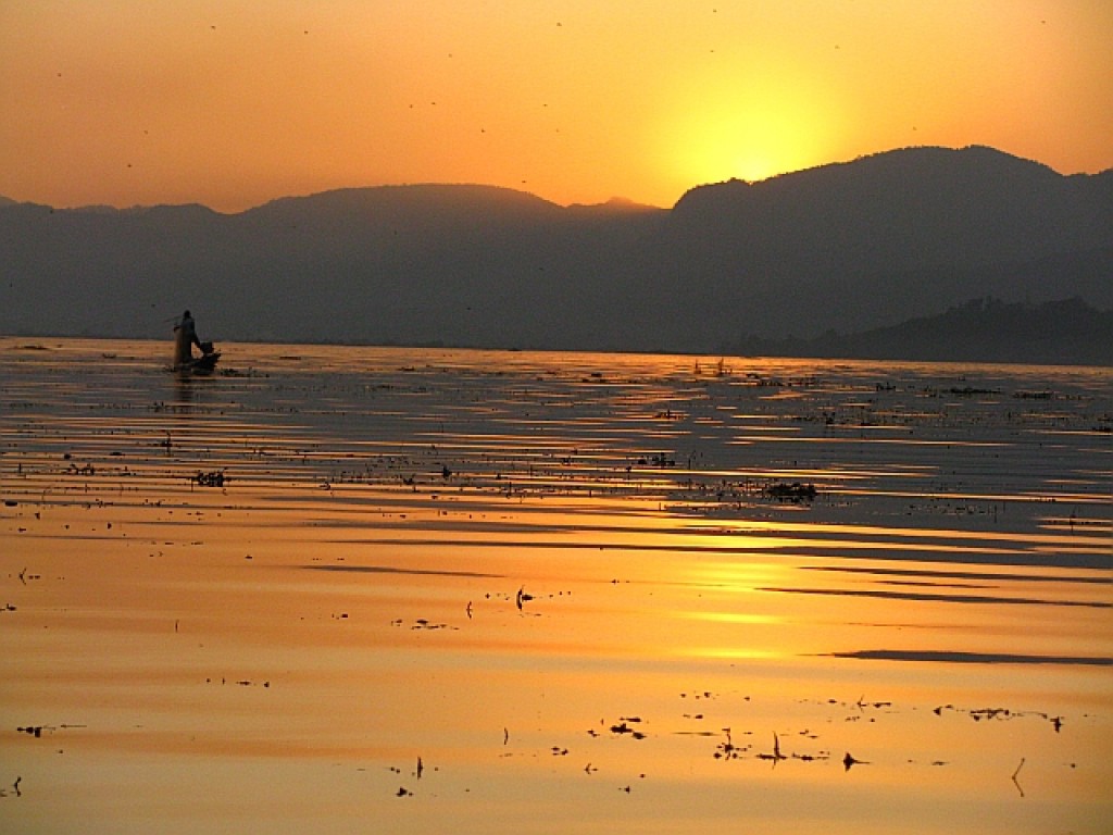 Zdjęcia: jezioro Inle, stan Shan, zachód słońca nad Inle, MYANMAR Zdjęcia: jezioro Inle, stan Shan, zachód słońca nad Inle, MYANMAR