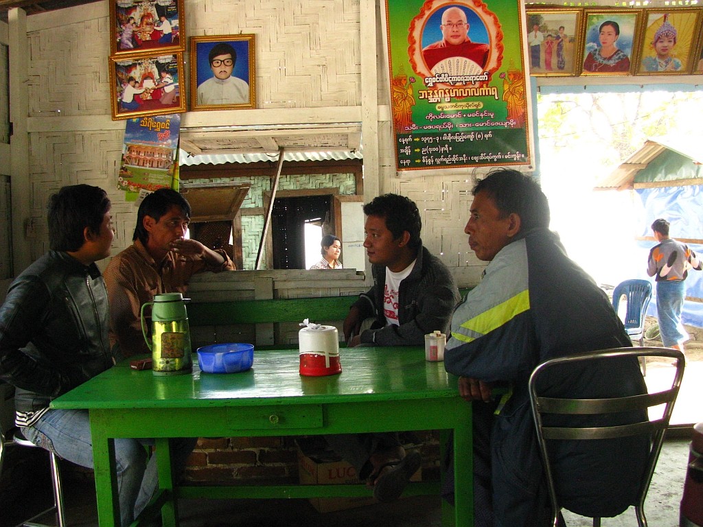 Zdjęcia: Mingun, okolice Mandalay, birmańska kawiarnia, MYANMAR Zdjęcia: Mingun, okolice Mandalay, birmańska kawiarnia, MYANMAR