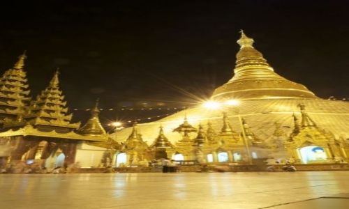 Zdjecie MYANMAR / Rangoon / Rangoon / Zota witynia