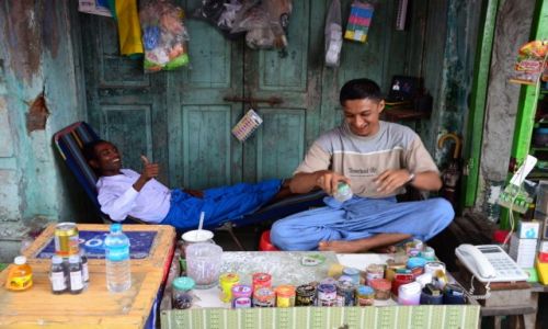 Zdjecie MYANMAR / Yangon / Yangon / Street vendors