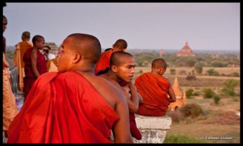MYANMAR / Mandalay / Bagan / mnisi ogldaj zachd soca