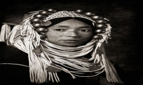 Zdjcie MYANMAR / SHAN EAST / OKOLICE KENGTUNG / Portret - Kobieta Akha