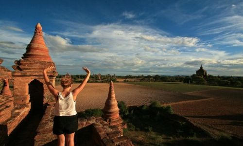 MYANMAR / - / Bagan / krajobraz w bagan