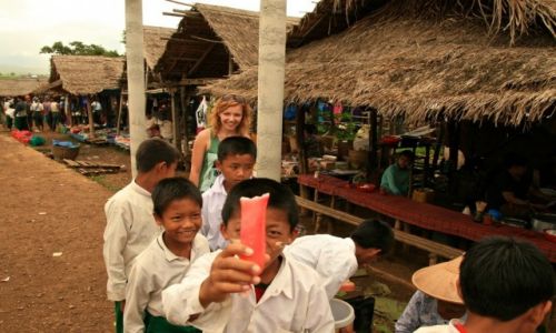 Zdjecie MYANMAR / - / Jezioro Inle / dzieci ze szkoy w birmie