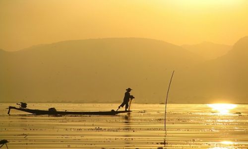 Zdjecie MYANMAR / stan Shan / jezioro Inle / rybacy na jeziorze Inle