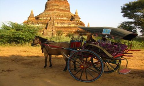 Zdjęcie MYANMAR / środkowa Birma / Stary Bagan / nasza taksówka