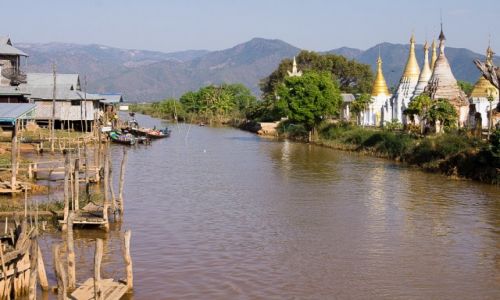 Zdjecie MYANMAR / Jezioro Inle / Ywama village / Na kanaach