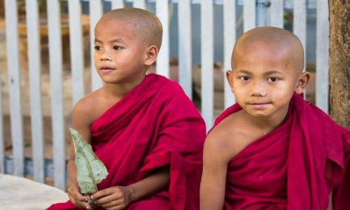 Zdjecie MYANMAR / Monywa / Monywa / Smyki