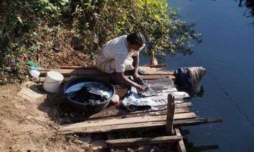 Zdjecie MYANMAR / jezioro Inle / jezioro Inle / pranie