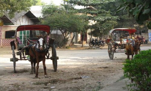 Zdjcie MYANMAR / trasa Nyaungshwe - Nyaung OO / . / birmaskie miasteczko