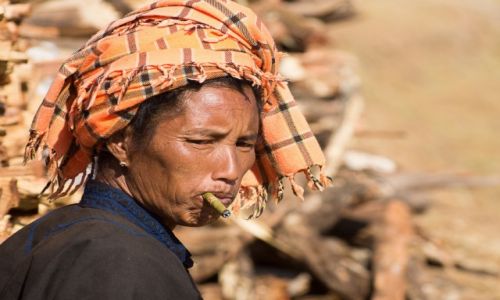 Zdjecie MYANMAR / stan Shan / Jezioro Inle / Pani