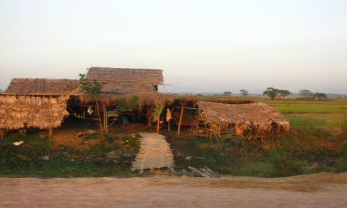 Zdjcie MYANMAR / trasa Bago - Kinpun / . / gdzie na drodze