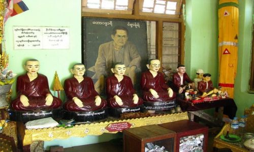 Zdjcie MYANMAR / okolice Baganu / Gra Kwiatw / Mt. Popa