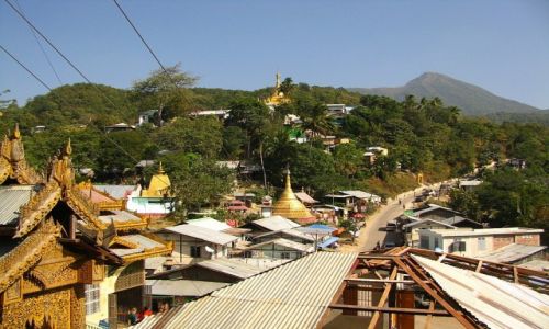 Zdjcie MYANMAR / okolice Baganu / Gra Kwiatw / Mt. Popa