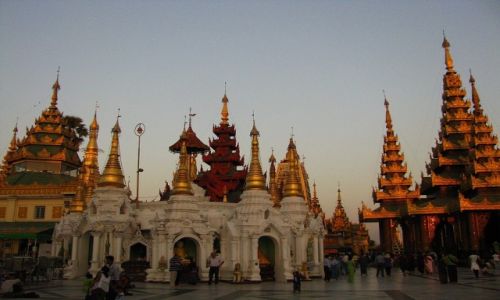 Zdjcie MYANMAR / Yangon / Yangon / Shwedagon Paya