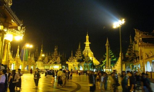 Zdjcie MYANMAR / Yangon / Yangon / Shwedagon Paya