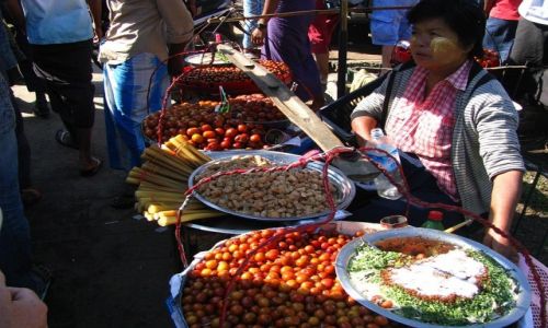 Zdjcie MYANMAR / Delta Yrawadi / miasteczko Dilah / targ miejski