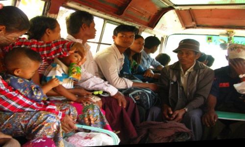 Zdjcie MYANMAR / Delta Yrawadi / miasteczko Dilah / autobus Super De Luxe