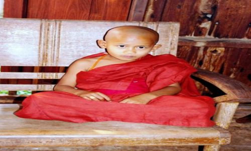 Zdjcie MYANMAR / Inle  / Nyaungshwe / Pocztek drogi