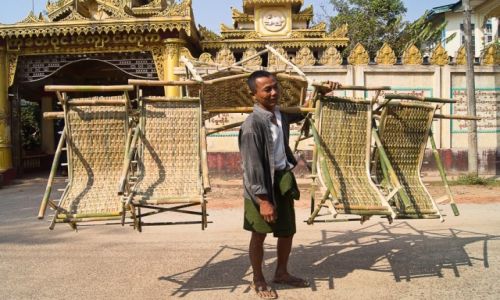 Zdjecie MYANMAR / Bago / Bago / Sprzedawca leakw