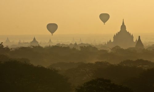 Zdjecie MYANMAR / Bagan / Bagan / Ju prawie jasno