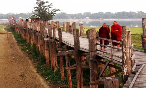 Zdjcie MYANMAR / okolice Mandalay / Amarapura / most U Bein o zachodzie soca