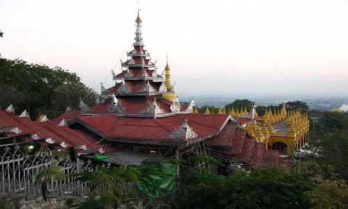 Zdjcie MYANMAR / Mandalay / Mandalay Hill / kocowy odcinek wejcia na wzgrze