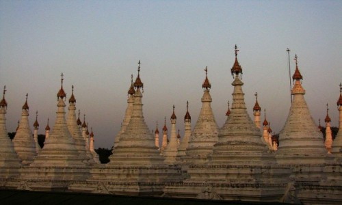 Zdjecie MYANMAR / Mandalay / Mandalay / Sandamuni Paya