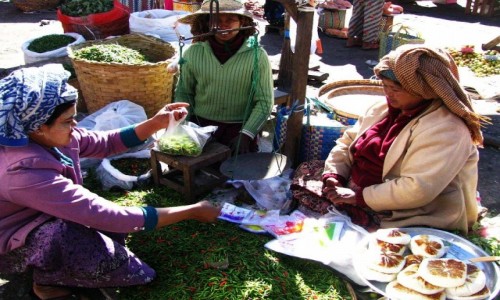 Zdjecie MYANMAR / stan Shan / Taunggyi / miejski targ