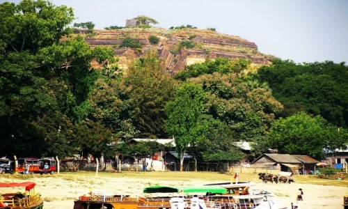 Zdjcie MYANMAR / okolice Mandalay / Mingun / widok na Mingun Paya